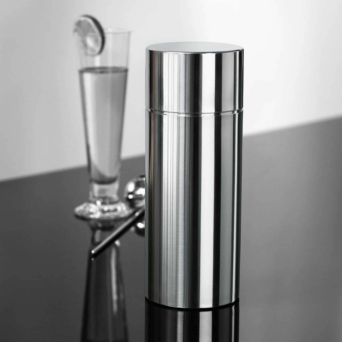 Line Cocktail Shaker